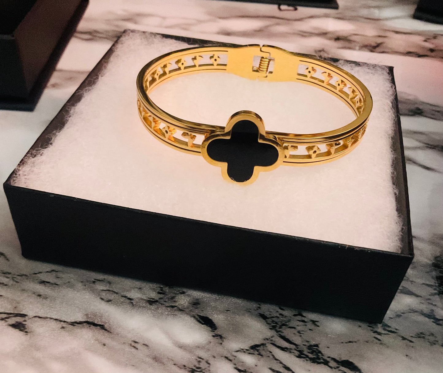 Luxury Clover Bangle